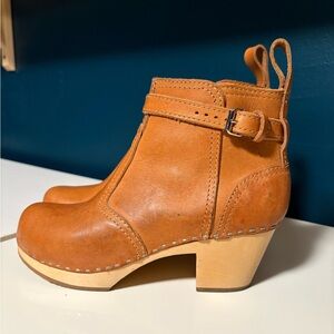 Swedish Hasbeens Tan Leather Clog Booties with Buckle